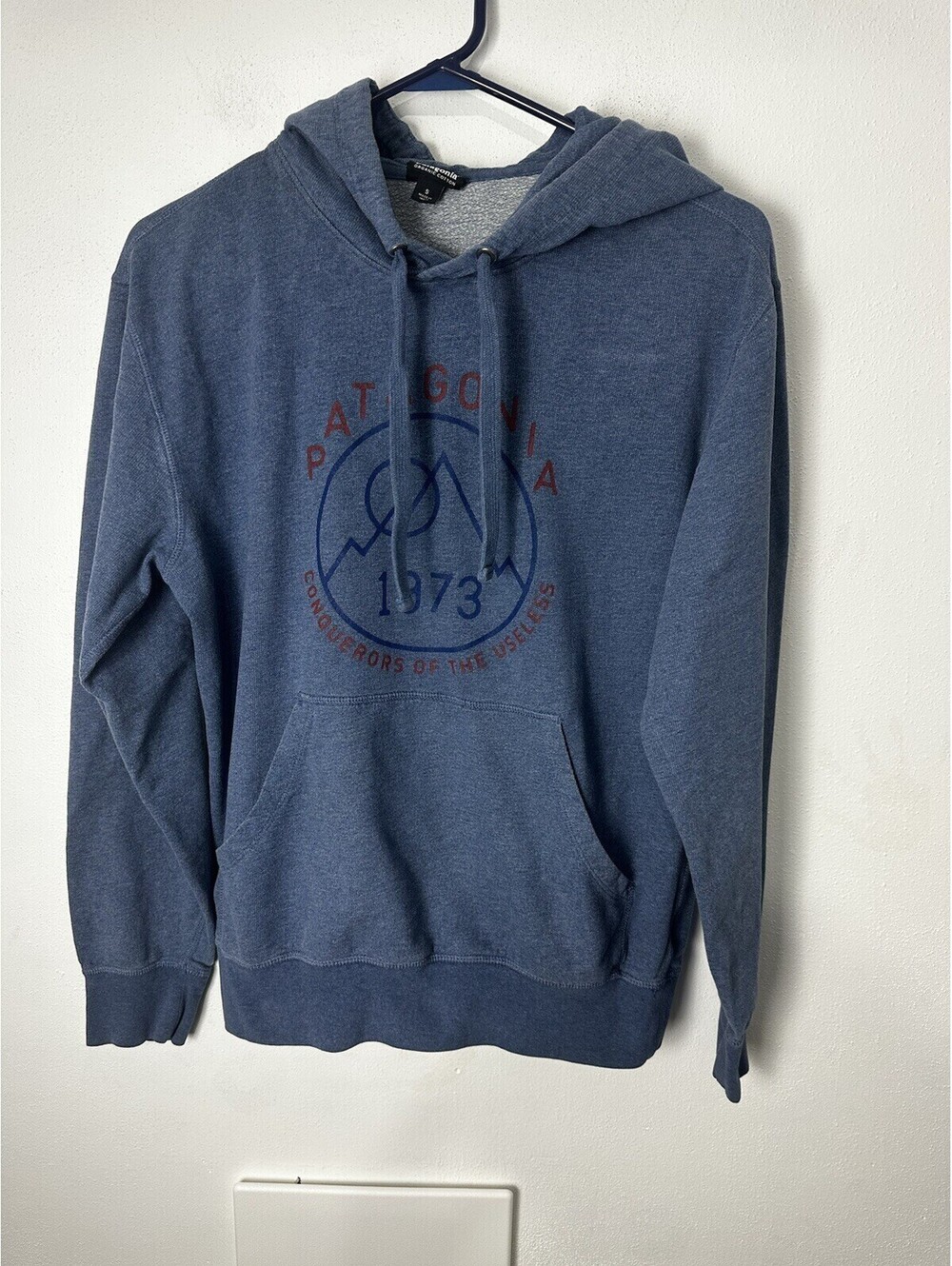 Patagonia Mens Pullover Hoodie Size S Organic Cotton Conquerors Of The Useless *